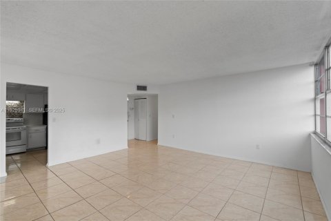 Copropriété à vendre à Miami, Floride: 2 chambres, 105.91 m2 № 1984454 - photo 9