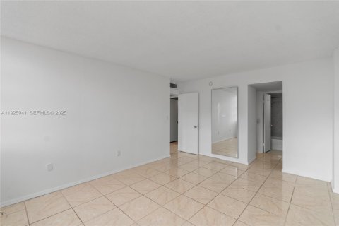 Copropriété à vendre à Miami, Floride: 2 chambres, 105.91 m2 № 1984454 - photo 24