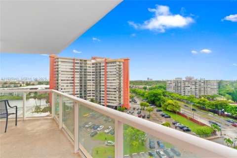 Copropriété à vendre à Miami, Floride: 2 chambres, 105.91 m2 № 1984454 - photo 2