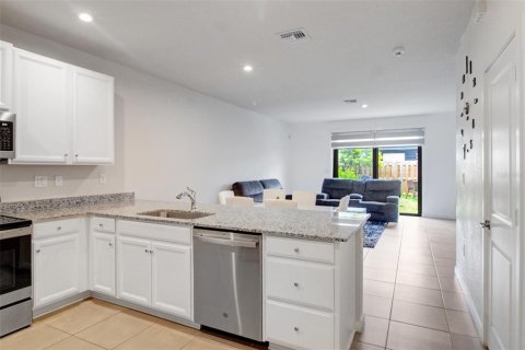 Townhouse in Homestead, Florida 3 bedrooms, 142.14 sq.m. № 1827119 - photo 11