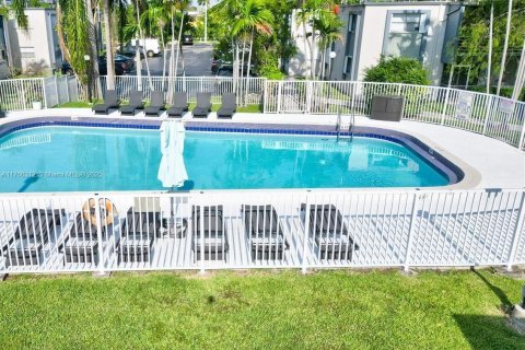 Condominio en venta en Miami, Florida, 1 dormitorio, 62.24 m2 № 1693410 - foto 9