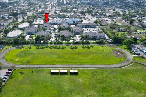 Condominio en venta en Miami, Florida, 1 dormitorio, 62.24 m2 № 1693410 - foto 14