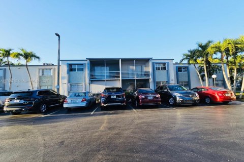 Condominio en venta en Miami, Florida, 1 dormitorio, 62.24 m2 № 1693410 - foto 1