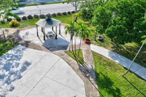 Condominio en venta en Miami, Florida, 1 dormitorio, 62.24 m2 № 1693410 - foto 12
