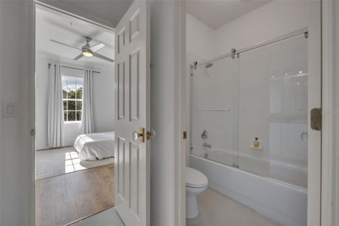 Casa en venta en Orlando, Florida, 5 dormitorios, 354.05 m2 № 1856070 - foto 27