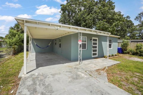 House in Fort Lauderdale, Florida 2 bedrooms, 75.62 sq.m. № 2183258 - photo 2