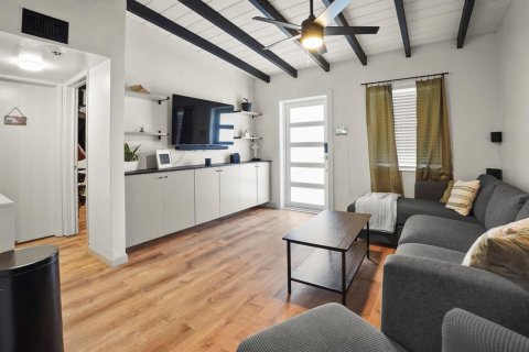 House in Fort Lauderdale, Florida 2 bedrooms, 75.62 sq.m. № 2183258 - photo 4