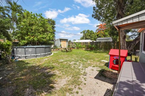 House in Fort Lauderdale, Florida 2 bedrooms, 75.62 sq.m. № 2183258 - photo 14