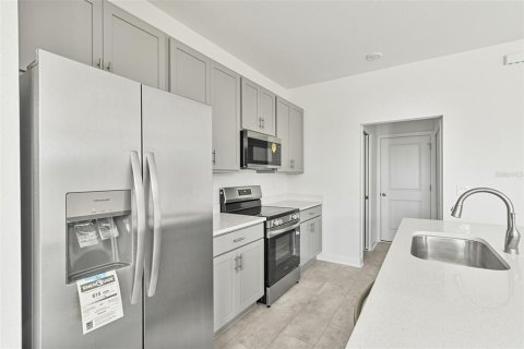 House in Port Charlotte, Florida 3 bedrooms, 161.65 sq.m. № 2155879 - photo 20