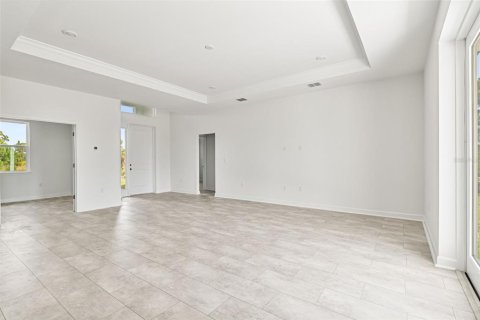 House in Port Charlotte, Florida 3 bedrooms, 161.65 sq.m. № 2155879 - photo 10