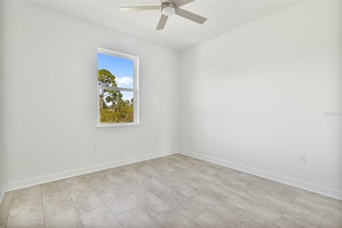 House in Port Charlotte, Florida 3 bedrooms, 161.65 sq.m. № 2155879 - photo 16