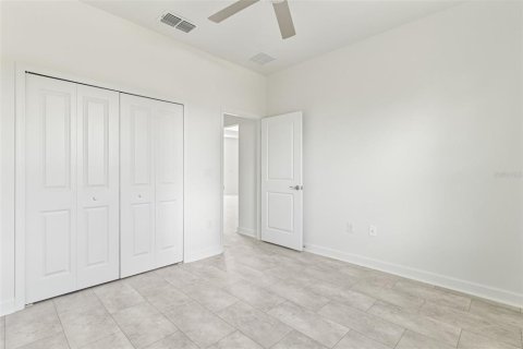 House in Port Charlotte, Florida 3 bedrooms, 161.65 sq.m. № 2155879 - photo 15