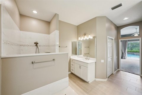 House in Tampa, Florida 4 bedrooms, 239.04 sq.m. № 1894944 - photo 30