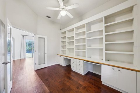 House in Tampa, Florida 4 bedrooms, 239.04 sq.m. № 1894944 - photo 11