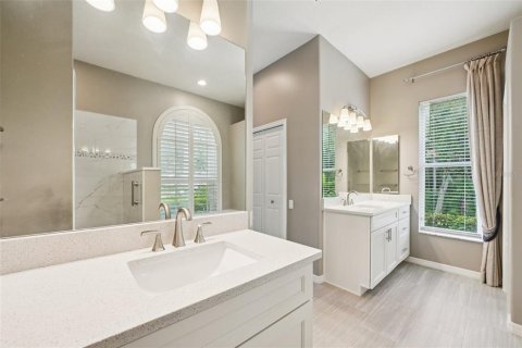House in Tampa, Florida 4 bedrooms, 239.04 sq.m. № 1894944 - photo 28