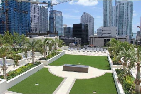 Condo in Miami, Florida, 1 bedroom  № 1868269 - photo 17