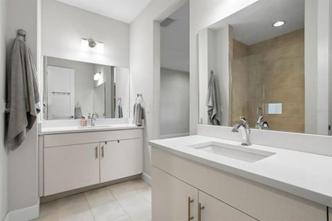 Adosado en alquiler en Tampa, Florida, 3 dormitorios, 194.82 m2 № 1780561 - foto 8
