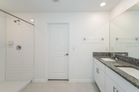 House in Lutz, Florida 5 bedrooms, 205.96 sq.m. № 1914650 - photo 11