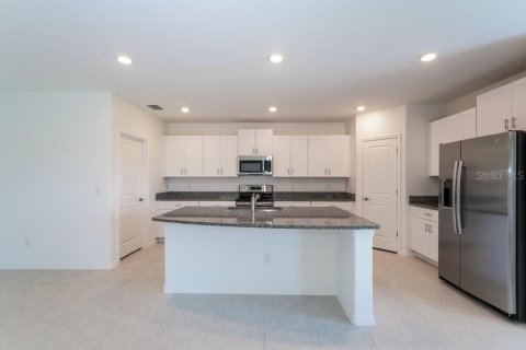 House in Lutz, Florida 5 bedrooms, 205.96 sq.m. № 1914650 - photo 7