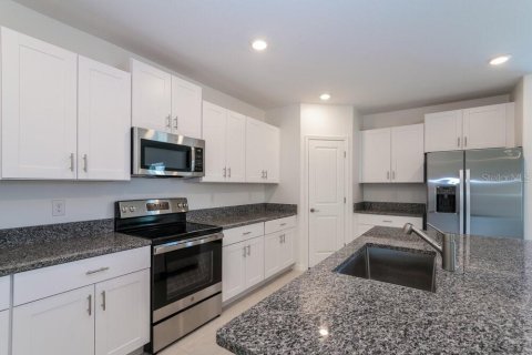 House in Lutz, Florida 5 bedrooms, 205.96 sq.m. № 1914650 - photo 8