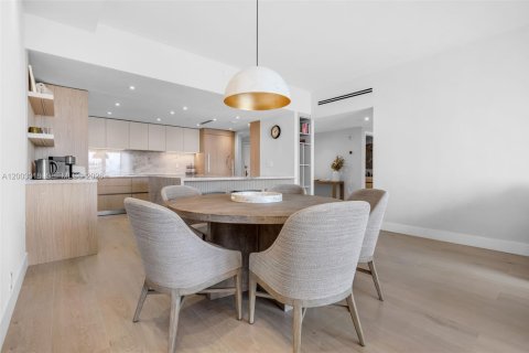 Condominio en venta en Key Biscayne, Florida, 2 dormitorios, 139.91 m2 № 2066483 - foto 4