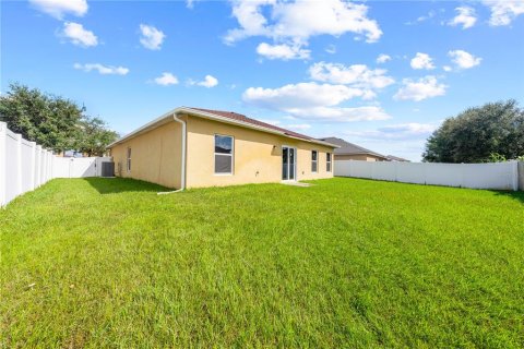 Villa ou maison à vendre à Kissimmee, Floride: 3 chambres, 143.53 m2 № 2412671 - photo 4