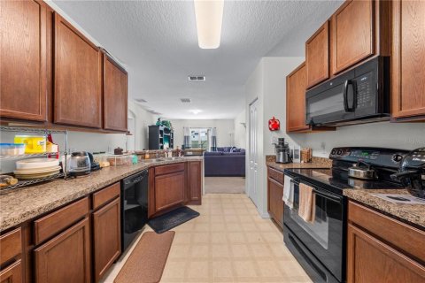 Villa ou maison à vendre à Kissimmee, Floride: 3 chambres, 143.53 m2 № 2412671 - photo 24