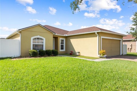 Villa ou maison à vendre à Kissimmee, Floride: 3 chambres, 143.53 m2 № 2412671 - photo 2