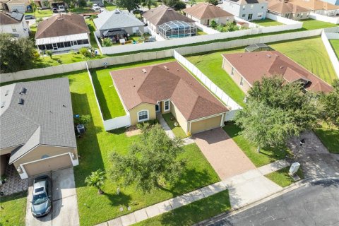 Villa ou maison à vendre à Kissimmee, Floride: 3 chambres, 143.53 m2 № 2412671 - photo 9