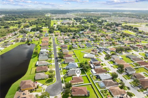 Villa ou maison à vendre à Kissimmee, Floride: 3 chambres, 143.53 m2 № 2412671 - photo 10