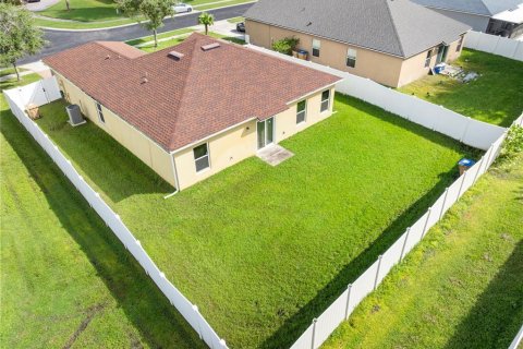 Villa ou maison à vendre à Kissimmee, Floride: 3 chambres, 143.53 m2 № 2412671 - photo 3