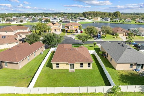 Villa ou maison à vendre à Kissimmee, Floride: 3 chambres, 143.53 m2 № 2412671 - photo 8