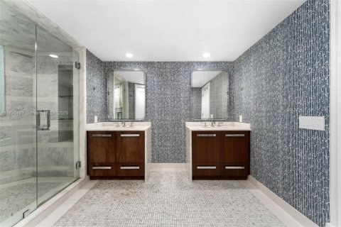 Condo in Miami Beach, Florida, 3 bedrooms  № 1726690 - photo 13