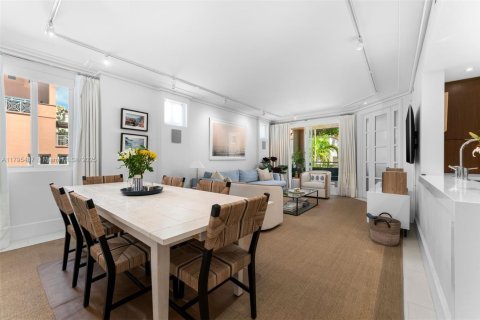 Condo in Miami Beach, Florida, 3 bedrooms  № 1726690 - photo 1