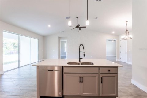 House in Punta Gorda, Florida 3 bedrooms, 186.08 sq.m. № 1436377 - photo 9