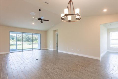 House in Punta Gorda, Florida 3 bedrooms, 186.08 sq.m. № 1436377 - photo 3