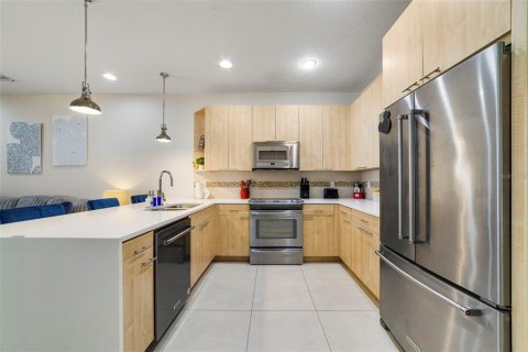 Touwnhouse à vendre à Clermont, Floride: 3 chambres, 139.45 m2 № 2097201 - photo 6