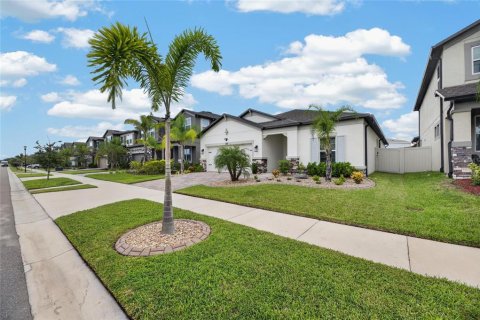 House in Wimauma, Florida 3 bedrooms, 205.04 sq.m. № 2396873 - photo 7
