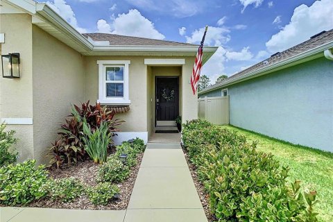 House in Zephyrhills, Florida 3 bedrooms, 140.84 sq.m. № 2113155 - photo 4