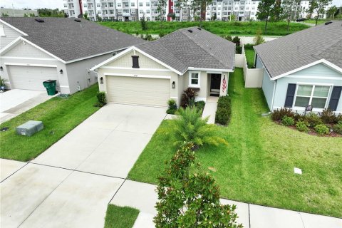 House in Zephyrhills, Florida 3 bedrooms, 140.84 sq.m. № 2113155 - photo 3