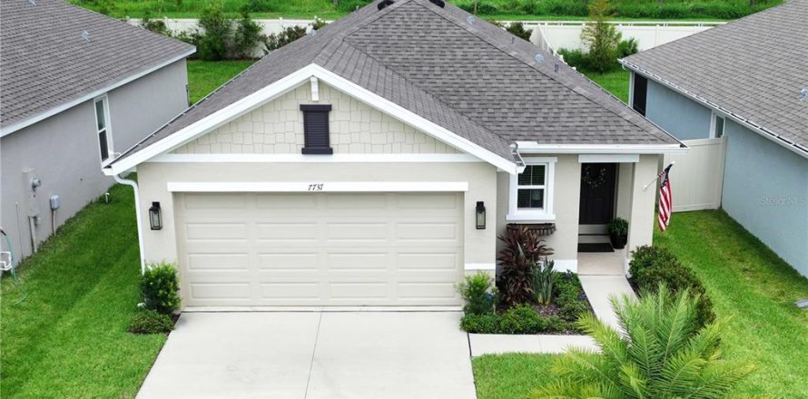 House in Zephyrhills, Florida 3 bedrooms, 140.84 sq.m. № 2113155