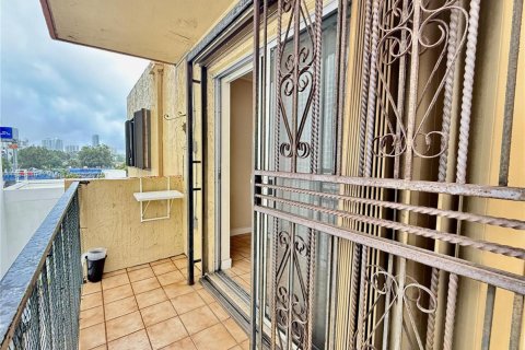 Copropriété à louer à Miami, Floride: 2 chambres, 74.32 m2 № 1949258 - photo 8