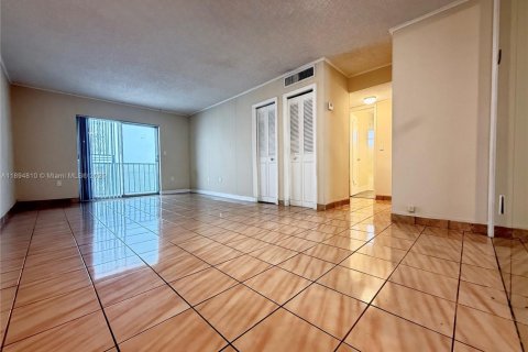 Copropriété à louer à Miami, Floride: 2 chambres, 74.32 m2 № 1949258 - photo 7