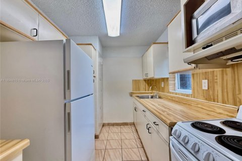 Copropriété à louer à Miami, Floride: 2 chambres, 74.32 m2 № 1949258 - photo 3