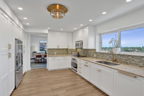 Condo in Fort Lauderdale, Florida, 3 bedrooms  № 2303579 - photo 23