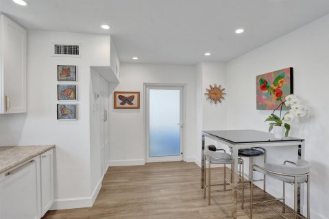Condo in Fort Lauderdale, Florida, 3 bedrooms  № 2303579 - photo 28