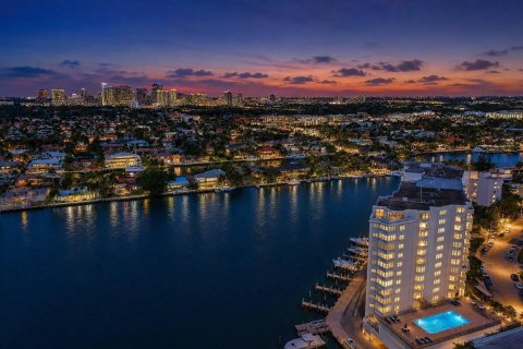Condo in Fort Lauderdale, Florida, 3 bedrooms  № 2303579 - photo 2