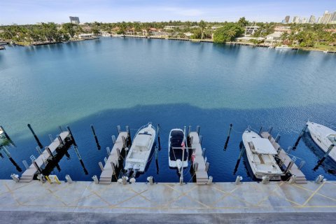 Condo in Fort Lauderdale, Florida, 3 bedrooms  № 2303579 - photo 5