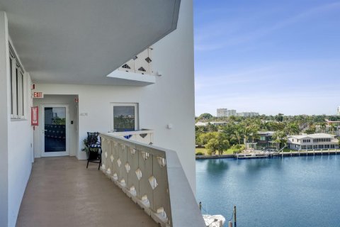 Condo in Fort Lauderdale, Florida, 3 bedrooms  № 2303579 - photo 7