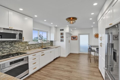 Condo in Fort Lauderdale, Florida, 3 bedrooms  № 2303579 - photo 24